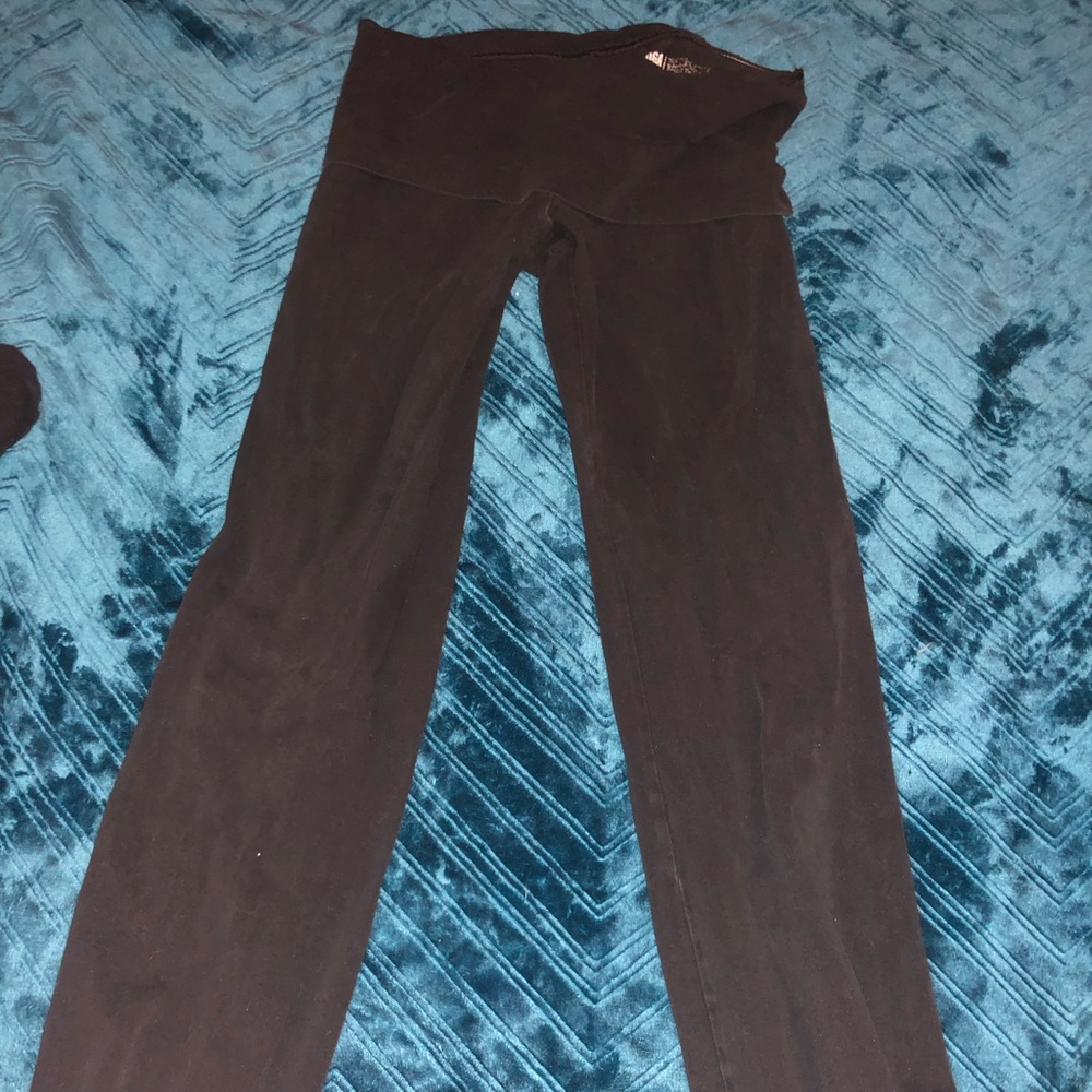 Plain black flare yogas with band